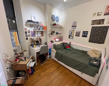 447 West 37th Street - Photo Thumbnail 5