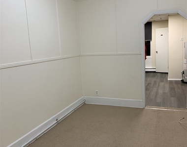 406 Adams St - Photo Thumbnail 4