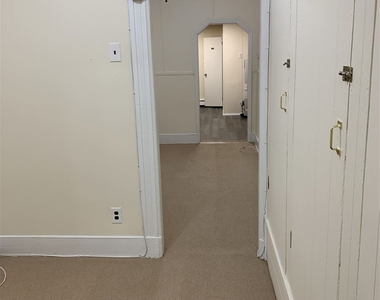 406 Adams St - Photo Thumbnail 5