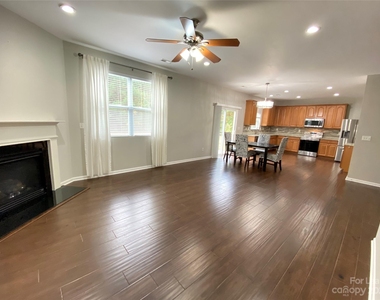 7306 Lamplighter Close Drive - Photo Thumbnail 1