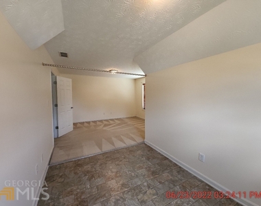 609 Hennepin Terrace - Photo Thumbnail 15