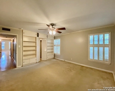 1004 Ivy Ln - Photo Thumbnail 17