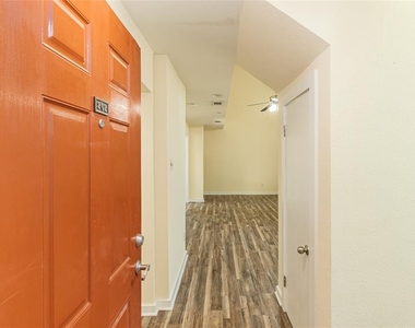 4402 Holland Avenue - Photo Thumbnail 24