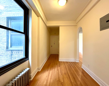 10th & 2nd Ave - Photo Thumbnail 5