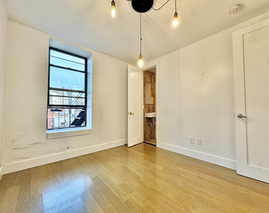 961 Seneca Avenue - Photo Thumbnail 16