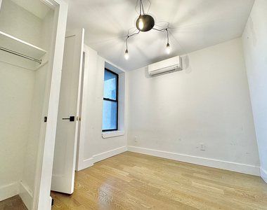 961 Seneca Avenue - Photo Thumbnail 2
