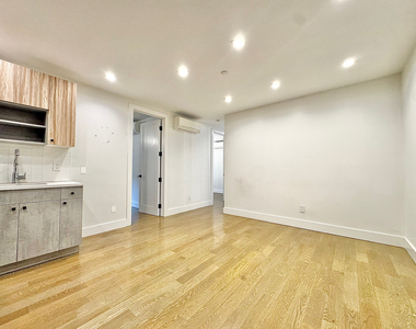 961 Seneca Avenue - Photo Thumbnail 4