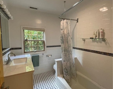 220 Rockingstone Avenue - Photo Thumbnail 18