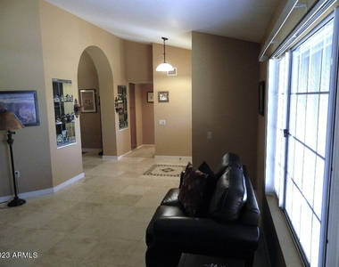 20813 N 147th Drive - Photo Thumbnail 6