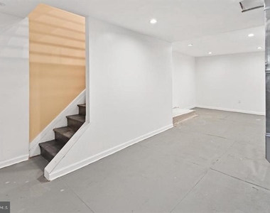 3045 N Carlisle Street - Photo Thumbnail 12