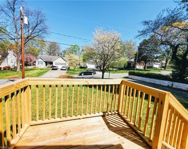 1324 Kenwood Street - Photo Thumbnail 23