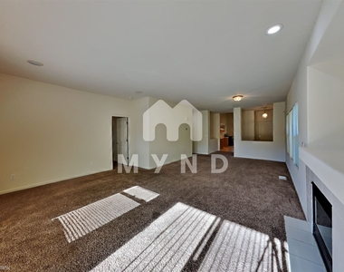 5518 Spandrell Cir - Photo Thumbnail 2