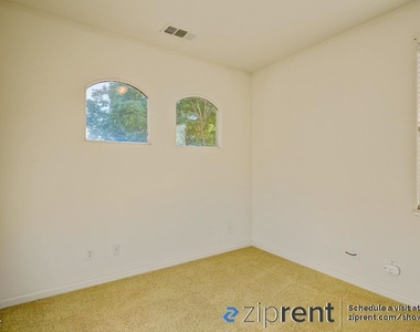 7050 Emerald Street - Photo Thumbnail 14