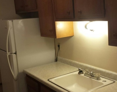 221 Huth St. - Photo Thumbnail 5