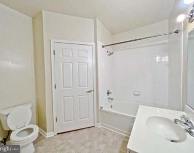 4550 Strutfield Ln - Photo Thumbnail 18