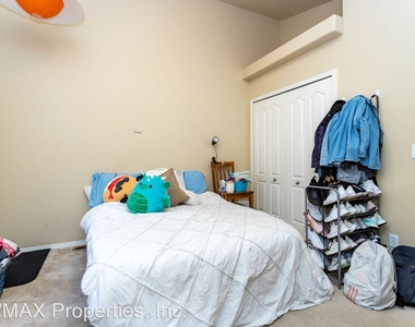 7167 Indian River Drive - Photo Thumbnail 12