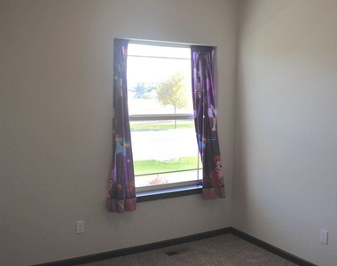 8205 N. Crown Pointe Street - Photo Thumbnail 25