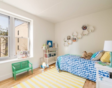 310 Clarkson Avenue - Photo Thumbnail 2