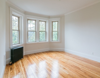 71 Babcock Street - Photo Thumbnail 11