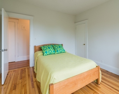 71 Babcock Street - Photo Thumbnail 8