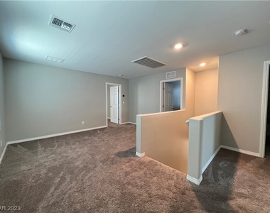 8164 Calpena Avenue - Photo Thumbnail 20