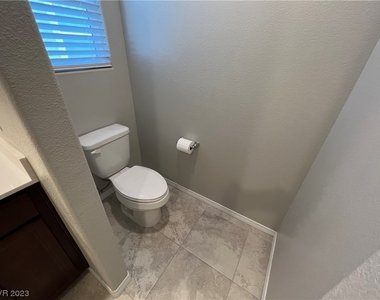 8164 Calpena Avenue - Photo Thumbnail 13