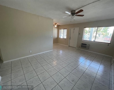 1810 E Oakland Park Blvd - Photo Thumbnail 3