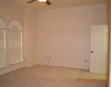 7809 Linwood Avenue - Photo Thumbnail 21