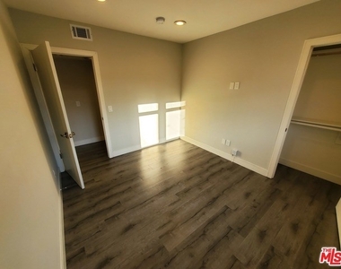 3915 Brighton Ave - Photo Thumbnail 12