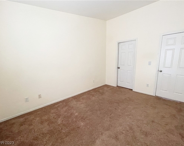 5635 Leaning Oak Avenue - Photo Thumbnail 11