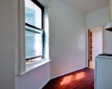 34 East 7th Street - Photo Thumbnail 1