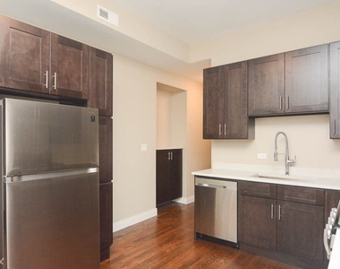 2637 W. Potomac, Unit 8 - Photo Thumbnail 3