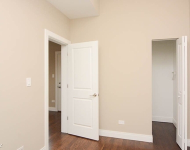 2637 W. Potomac, Unit 8 - Photo Thumbnail 17