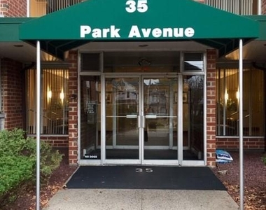 35 Park Avenue - Photo Thumbnail 0