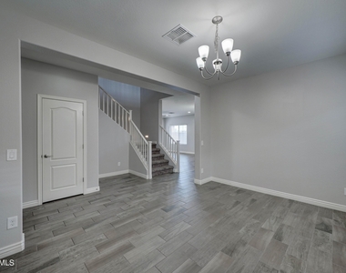 3230 E Wisteria Place - Photo Thumbnail 7