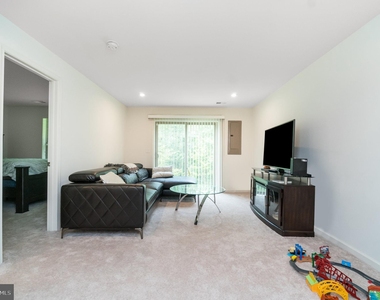 3632 Chippendale Circle - Photo Thumbnail 11