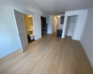 East 39th Street - Photo Thumbnail 5