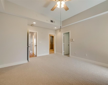 5055 Addison Circle - Photo Thumbnail 18