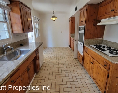 6805 Beloit Ave. - Photo Thumbnail 15