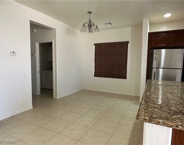 6834 Desert Thrasher Drive - Photo Thumbnail 4