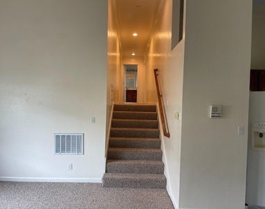 842 Highland Ave 2 - Photo Thumbnail 4