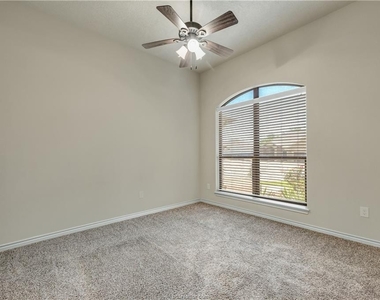 3025 Archer Circle - Photo Thumbnail 16