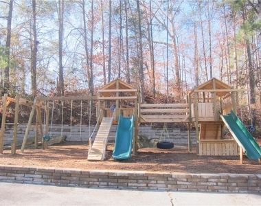 1239 Colony Circle - Photo Thumbnail 18