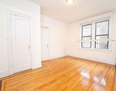 22-5 37th Street - Photo Thumbnail 2