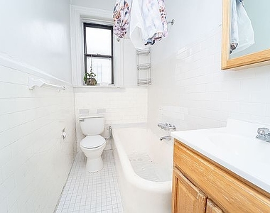 22-5 37th Street - Photo Thumbnail 6