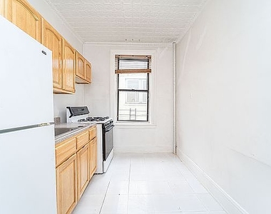 22-5 37th Street - Photo Thumbnail 4