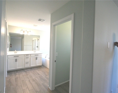 7712 Eastham Bay Avenue - Photo Thumbnail 18