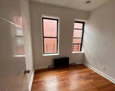 85 Ralph Avenue - Photo Thumbnail 2