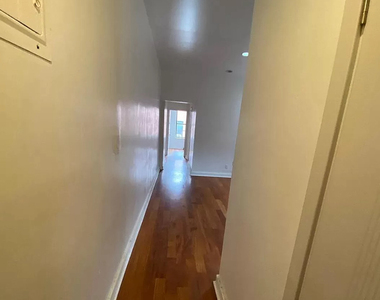 85 Ralph Avenue - Photo Thumbnail 6