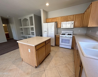 4106 E Rustler Way - Photo Thumbnail 7